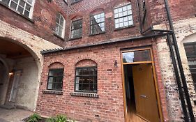 Luxury Birmingham 2 Bedroom Town House